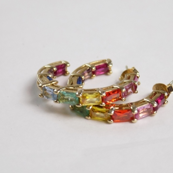 new! chunky rainbow crystal baguette hoop earrings - Picture 5 of 6